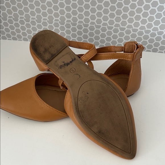 Charlotte Russe Woman’s Tan Criss Cross Flats w Straps & a Zipper Closure Size 8 - Picture 5 of 5